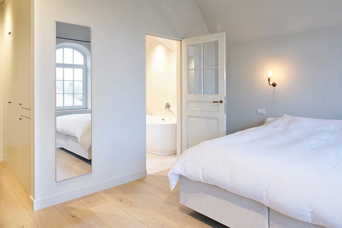 MIROIR-LUCKA-OAK-HALL
